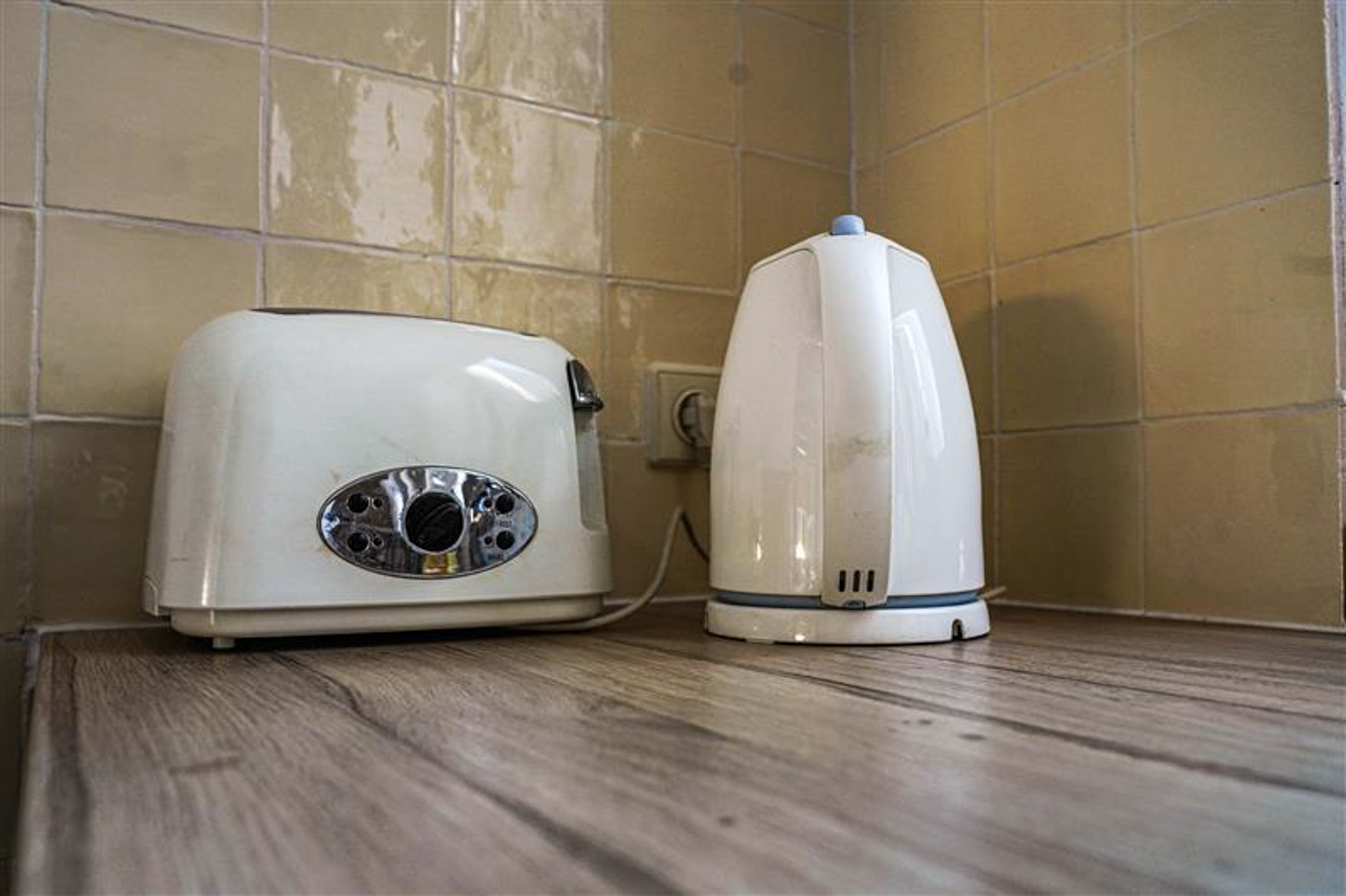 Toaster and Kettle The Balcony at Prinsen Canal apartment Amsterdam